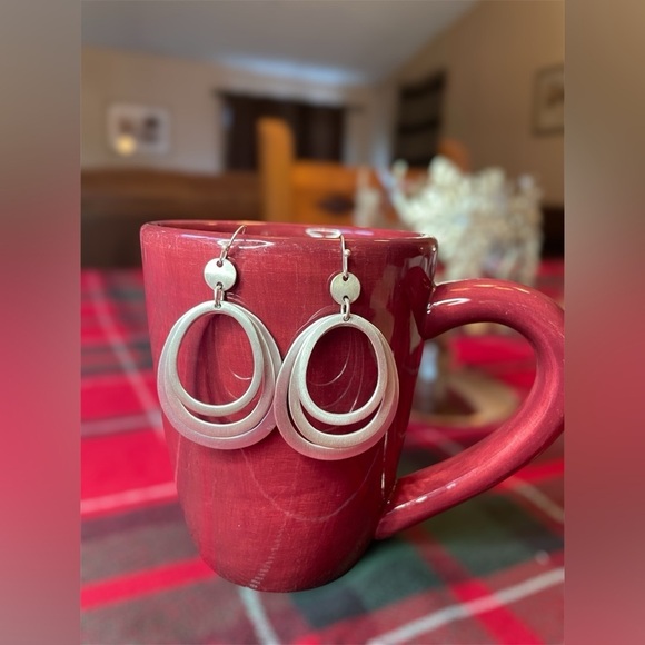 Jewelry - Silver Oval Dangle Earrings